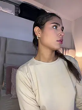 Snapshot of HaileyBaldwin chatting on 02/18/25, 03:31 HaileyBaldwin online show from 02/18/25, 03:31