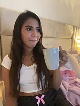 Snapshot of HaileyBaldwin chatting on 02/19/25, 04:12 HaileyBaldwin online show from 02/19/25, 04:12