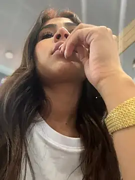 Snapshot of HaileyBaldwin chatting on 03/04/25, 08:16 HaileyBaldwin online show from 03/04/25, 08:16