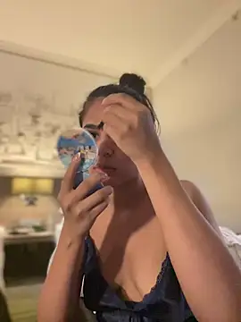 Snapshot of HaileyBaldwin chatting on 03/06/25, 09:53 HaileyBaldwin online show from 03/06/25, 09:53