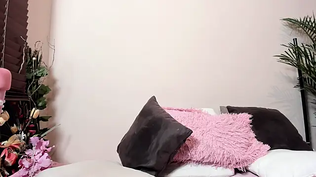 sara  lynn online show from 03/20/25, 03:45