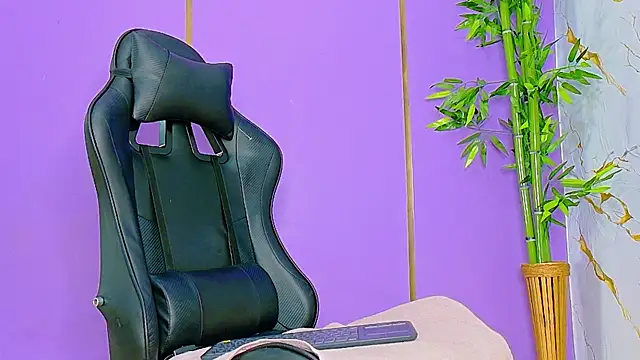 scarlet-jonesx online show from 11/04/25, 02:54