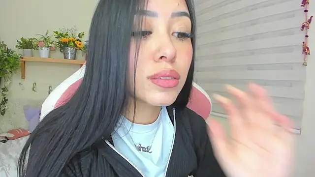 Starliee   online show from 03/08/25, 12:11