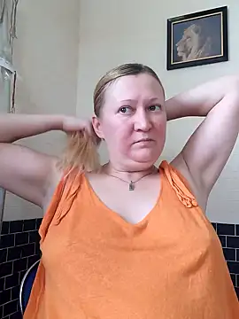 Snapshot of blondyaguar chatting on 12/21/24, 11:44 blondyaguar online show from 12/21/24, 11:44