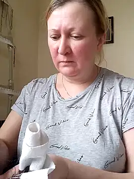 Snapshot of blondyaguar chatting on 02/14/25, 07:59 blondyaguar online show from 02/14/25, 07:59