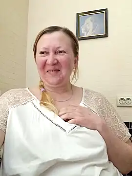 Snapshot of blondyaguar chatting on 02/20/25, 05:07 blondyaguar online show from 02/20/25, 05:07