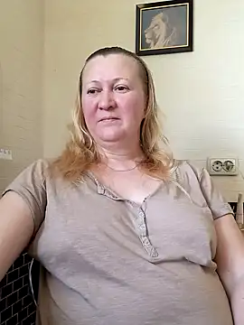 Snapshot of blondyaguar chatting on 09/12/25, 10:59 blondyaguar online show from 09/12/25, 10:59