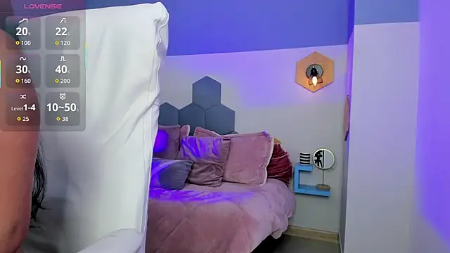 Chloe fischer  online show from 09/18/25, 02:52