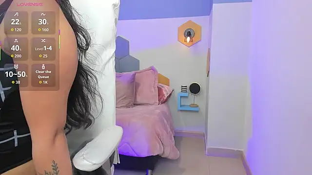 Chloe fischer  online show from 10/11/25, 03:43