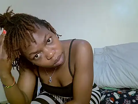 Snapshot of curvy_natallie chatting on 09/14/25, 10:25 curvy natallie online show from 09/14/25, 10:25