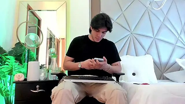 Karimferrer online show from 01/14/25, 08:41