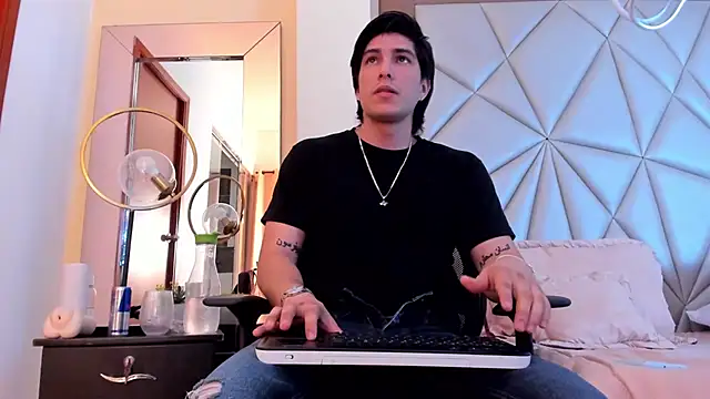 Karimferrer online show from 01/25/25, 04:02