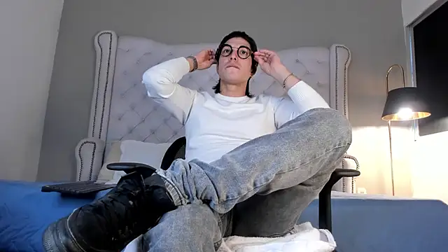 Karimferrer online show from 11/05/25, 07:36