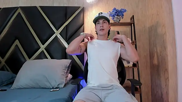 Karimferrer online show from 04/07/26, 03:29