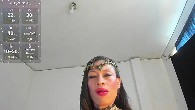 Snapshot of latinaStepmom chatting on 10/25/25, 08:58 latinaStepmom online show from 10/25/25, 08:58