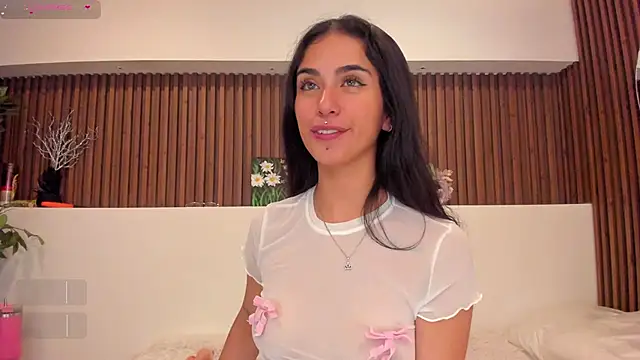Snapshot of isabella_cooper9 chatting on 12/02/24, 11:29 isabella cooper9 online show from 12/02/24, 11:29