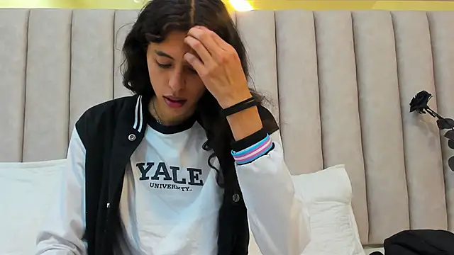 FreyaMoller online show from 02/12/25, 07:13