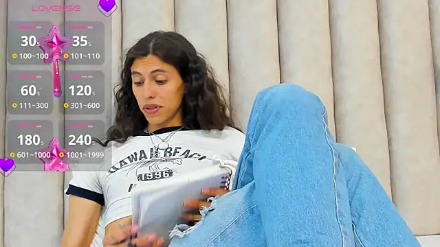 FreyaMoller online show from 02/18/25, 11:52