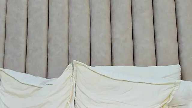 FreyaMoller online show from 02/19/25, 07:16