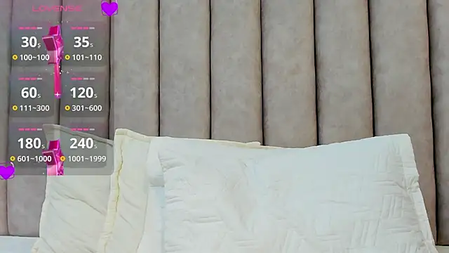 FreyaMoller online show from 02/20/25, 06:24