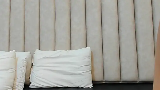 FreyaMoller online show from 02/28/25, 10:28