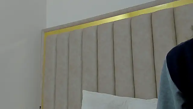 FreyaMoller online show from 10/07/25, 07:55