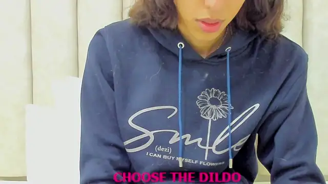 FreyaMoller online show from 11/01/25, 06:21