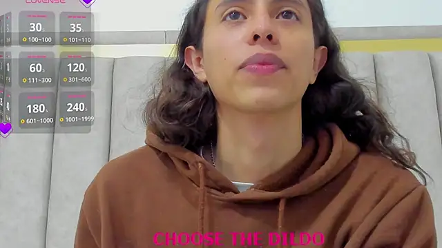 FreyaMoller online show from 11/18/25, 07:18