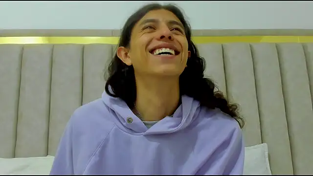 FreyaMoller online show from 11/27/25, 07:38