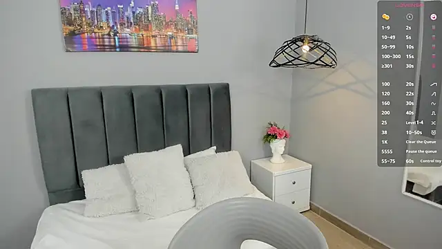 sophie alice  online show from 03/17/25, 03:40