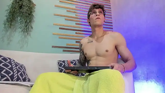 Snapshot of french_sexx chatting on 11/21/25, 07:45 french sexx online show from 11/21/25, 07:45