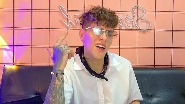 french sexx online show from 01/10/26, 07:10