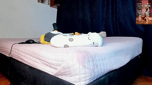 Snapshot of rosse_merry chatting on 01/31/25, 03:20 rosse merry online show from 01/31/25, 03:20