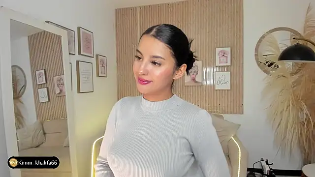 Snapshot of Kimm_khalifa chatting on 01/18/25, 07:37 Kimm khalifa online show from 01/18/25, 07:37