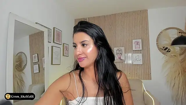 Snapshot of Kimm_khalifa chatting on 01/21/25, 03:48 Kimm khalifa online show from 01/21/25, 03:48