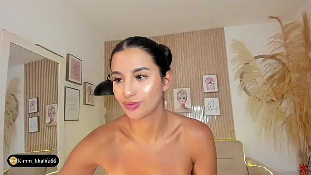 Snapshot of Kimm_khalifa chatting on 02/02/25, 08:08 Kimm khalifa online show from 02/02/25, 08:08