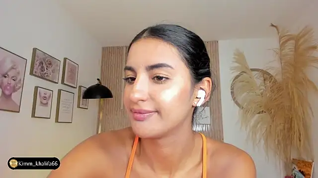 Snapshot of Kimm_khalifa chatting on 02/13/25, 04:32 Kimm khalifa online show from 02/13/25, 04:32