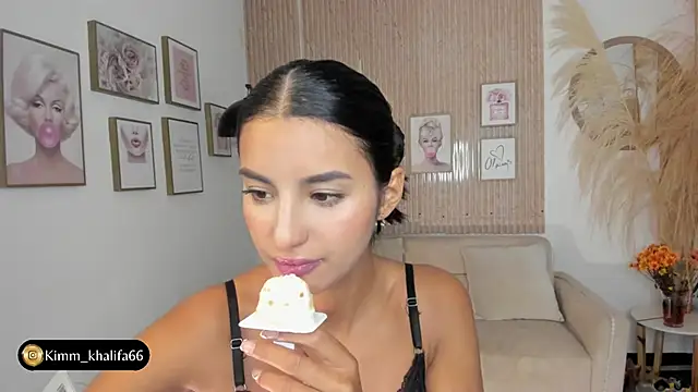 Snapshot of Kimm_khalifa chatting on 02/27/25, 06:53 Kimm khalifa online show from 02/27/25, 06:53