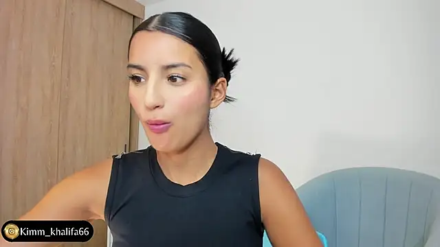 Snapshot of Kimm_khalifa chatting on 03/22/25, 12:49 Kimm khalifa online show from 03/22/25, 12:49