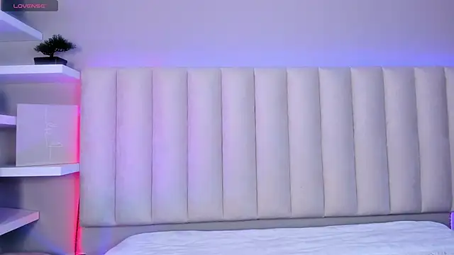 Snapshot of Sally__Walker chatting on 11/07/25, 03:06 Sally Walker online show from 11/07/25, 03:06