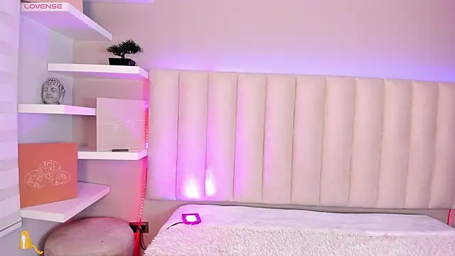 Snapshot of Sally__Walker chatting on 11/20/25, 03:07 Sally Walker online show from 11/20/25, 03:07