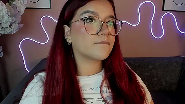 Snapshot of Sally__Walker chatting on 12/16/25, 03:11 Sally Walker online show from 12/16/25, 03:11