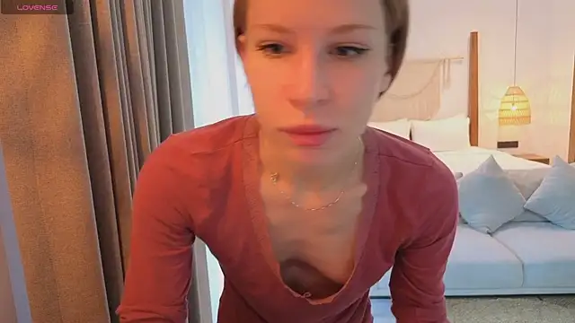 Elis Fox online show from 12/20/25, 11:01