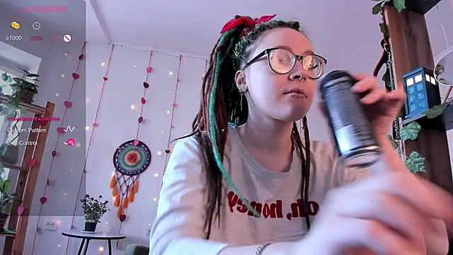 alisahug online show from 02/10/25, 06:20