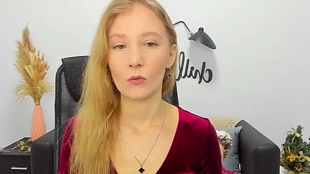 Snapshot of LolaWilsons chatting on 01/06/25, 07:09 LolaWilsons online show from 01/06/25, 07:09