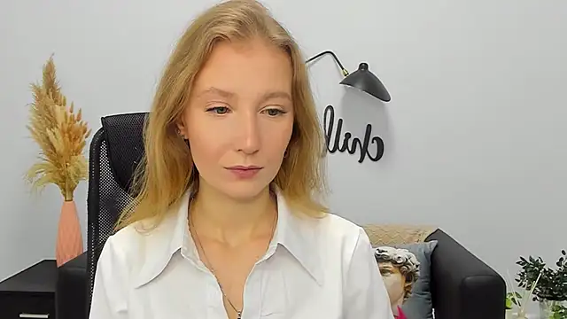 Snapshot of LolaWilsons chatting on 01/10/25, 06:20 LolaWilsons online show from 01/10/25, 06:20