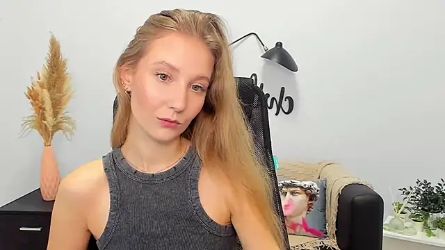 Snapshot of LolaWilsons chatting on 01/29/25, 09:23 LolaWilsons online show from 01/29/25, 09:23