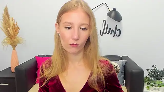 Snapshot of LolaWilsons chatting on 09/29/25, 09:14 LolaWilsons online show from 09/29/25, 09:14