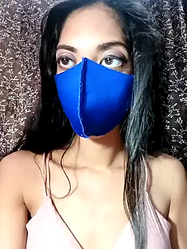 Snapshot of priyasexy1100 chatting on 10/31/25, 11:22 priyasexy1100 online show from 10/31/25, 11:22