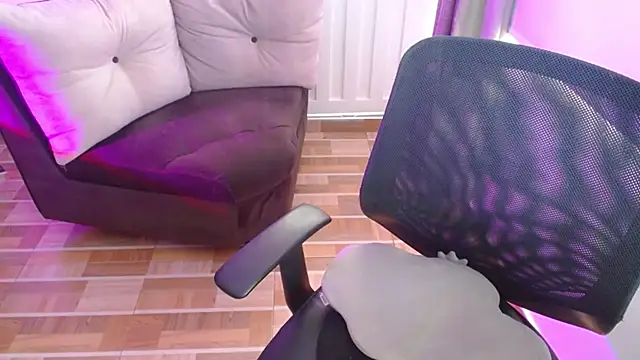 milfrousse online show from 02/17/25, 01:10